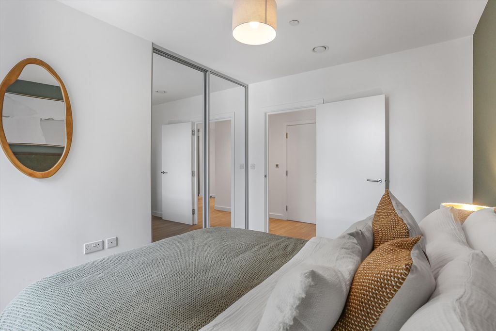 Property photo 2 of 17 Image