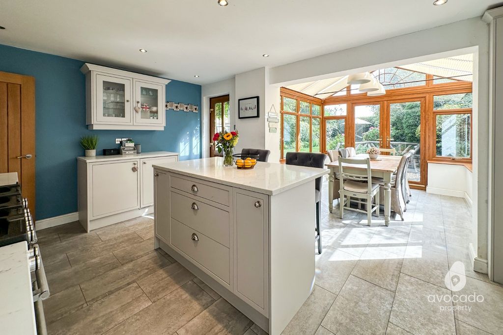 Property photo 3 of 37 3388859