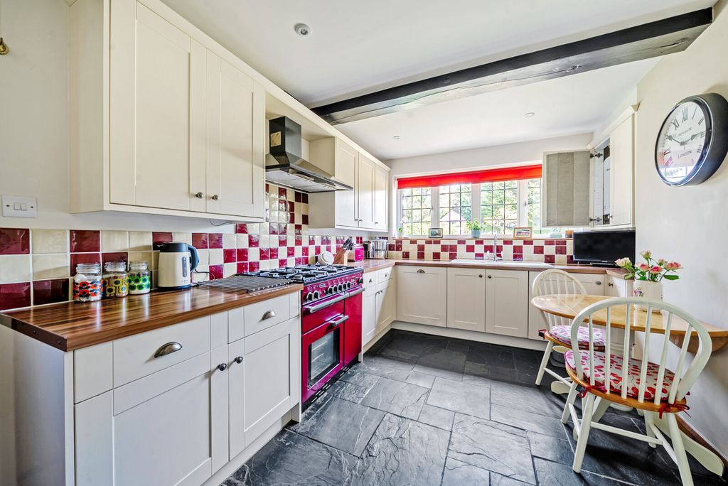 Property photo 2 of 18 Kitchen