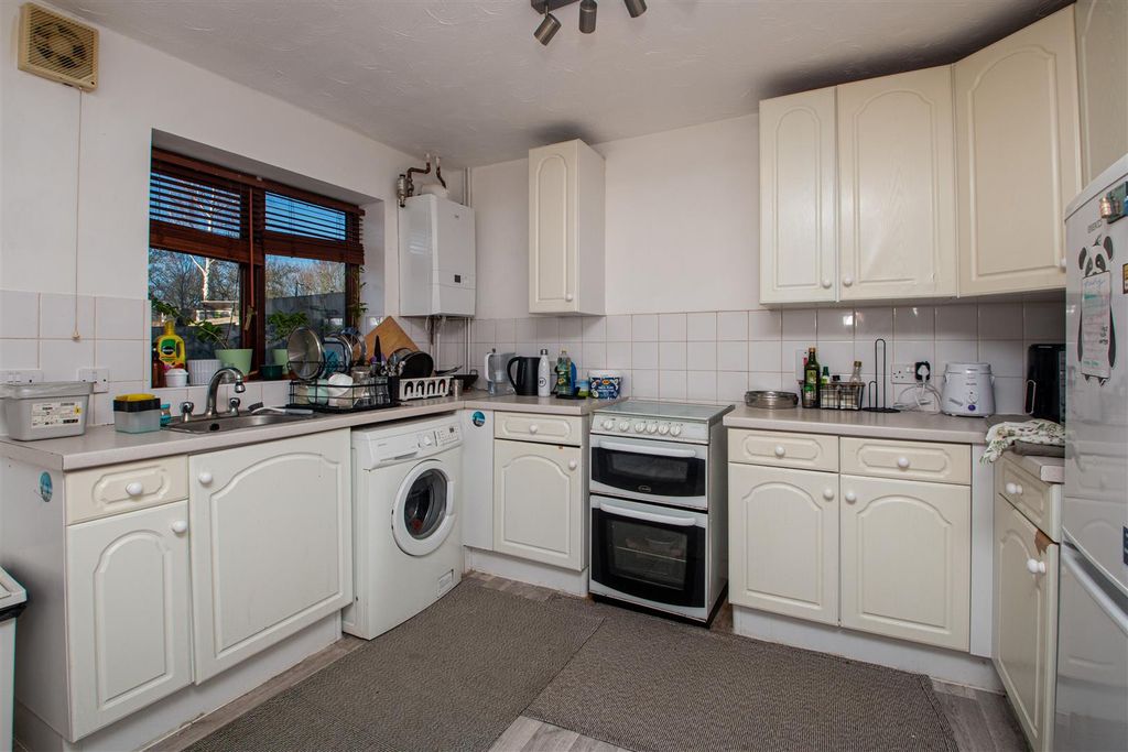 Property photo 3 of 14 27_9.Jpg