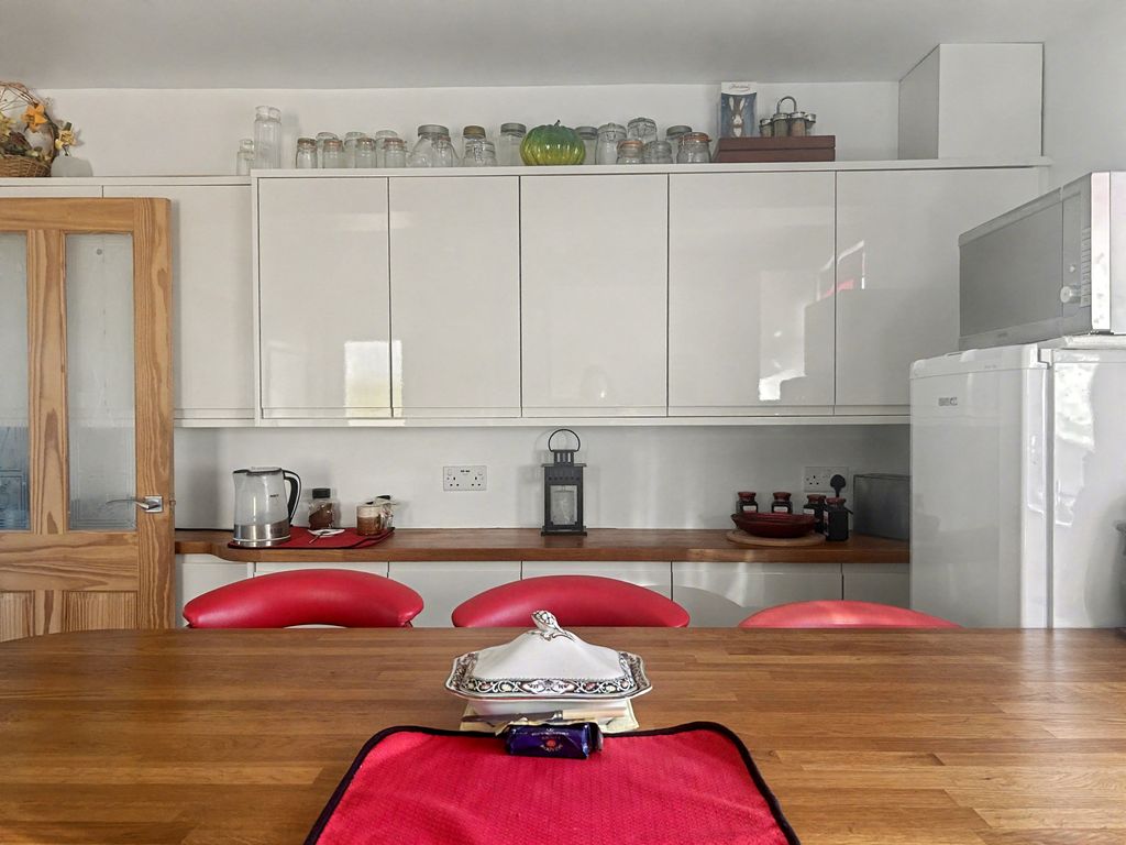 Property photo 3 of 19 Img1940