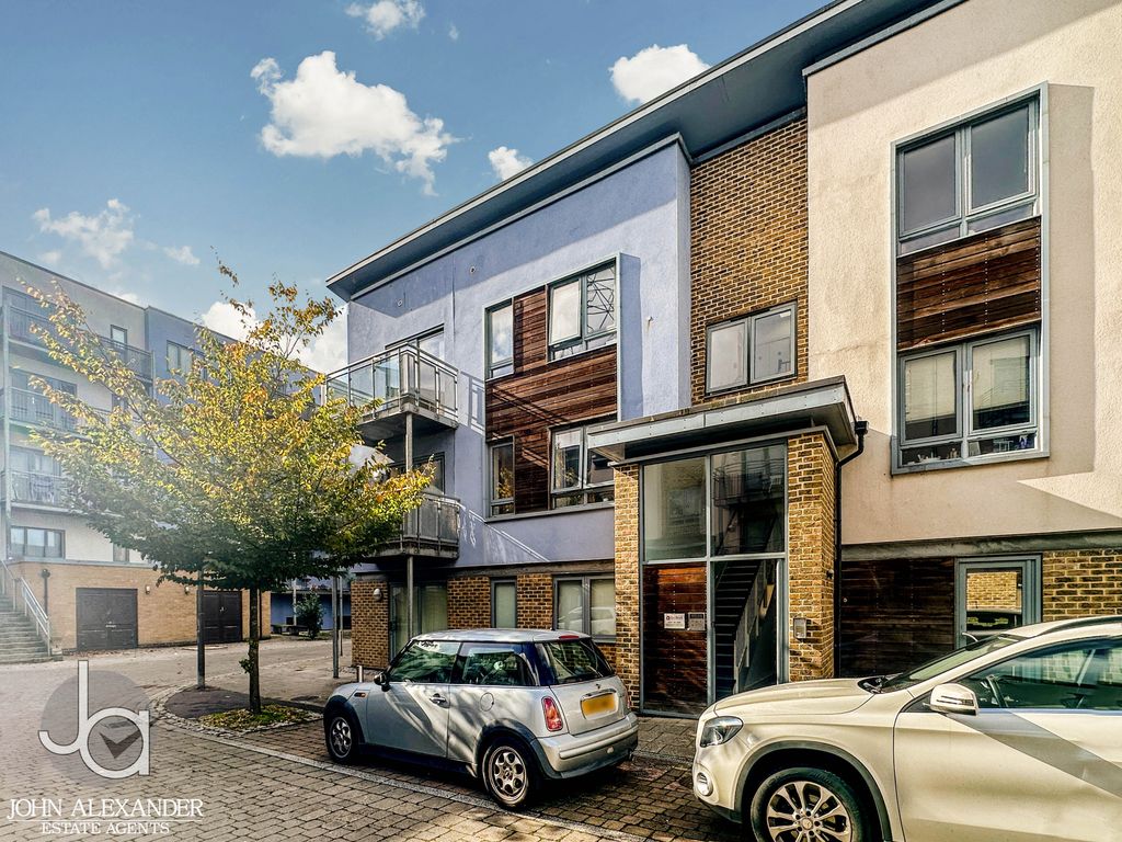 Property photo 1 of 7 20241007_142357988_0.5