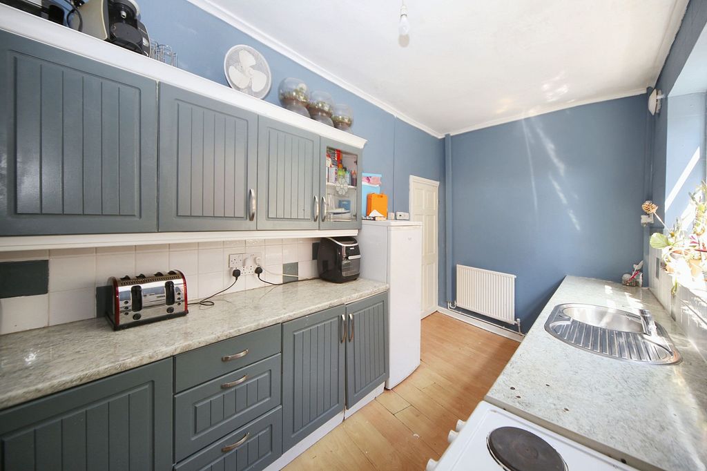 Property photo 3 of 24