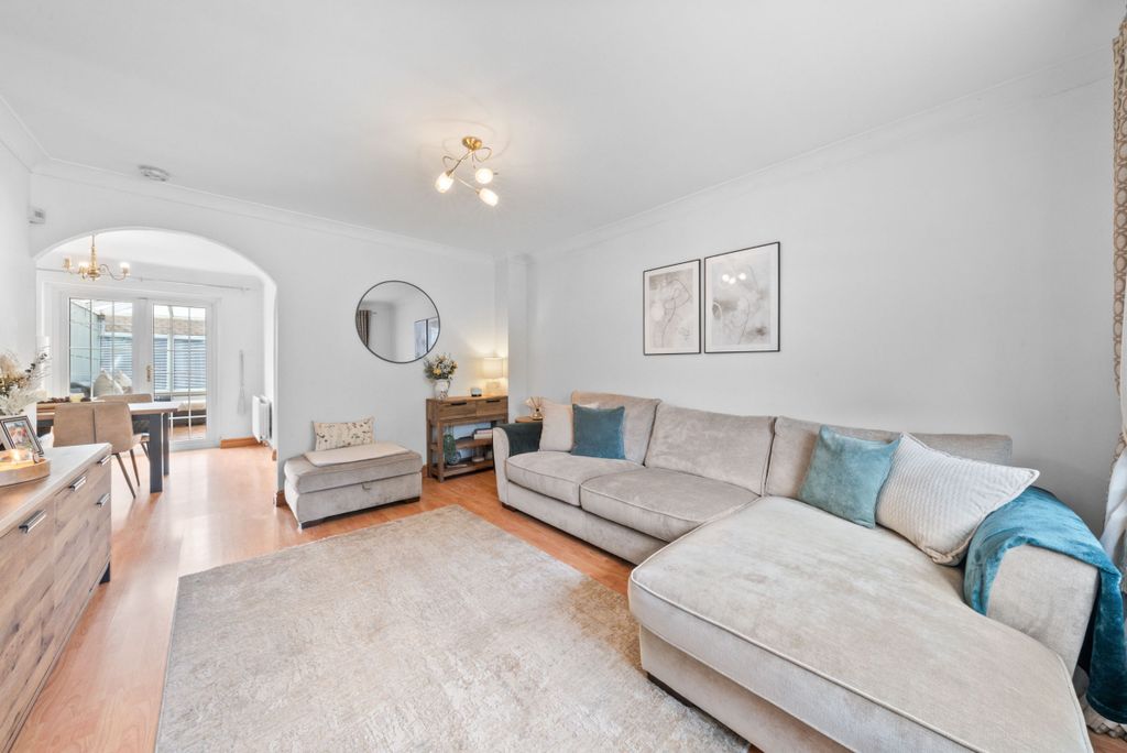 Property photo 2 of 30
