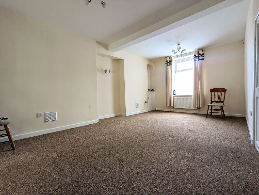 Property photo 2 of 12 Bathroom