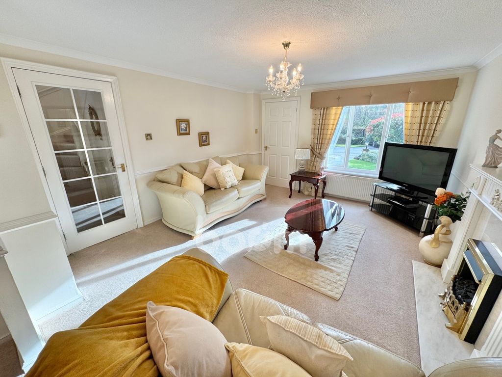 Property photo 2 of 31 Stable Grove, Paisley Lounge