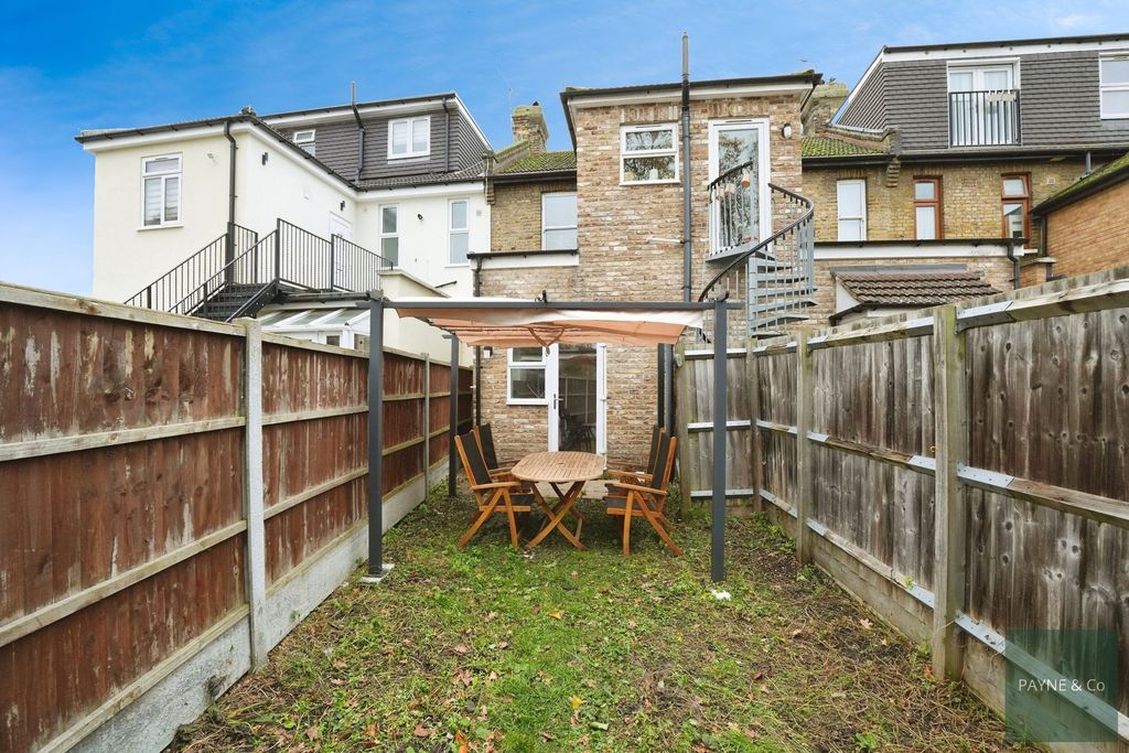 Property photo 2 of 19