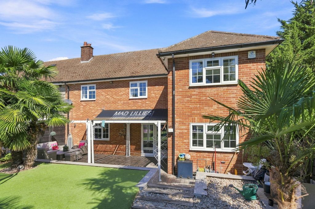 Property photo 2 of 36