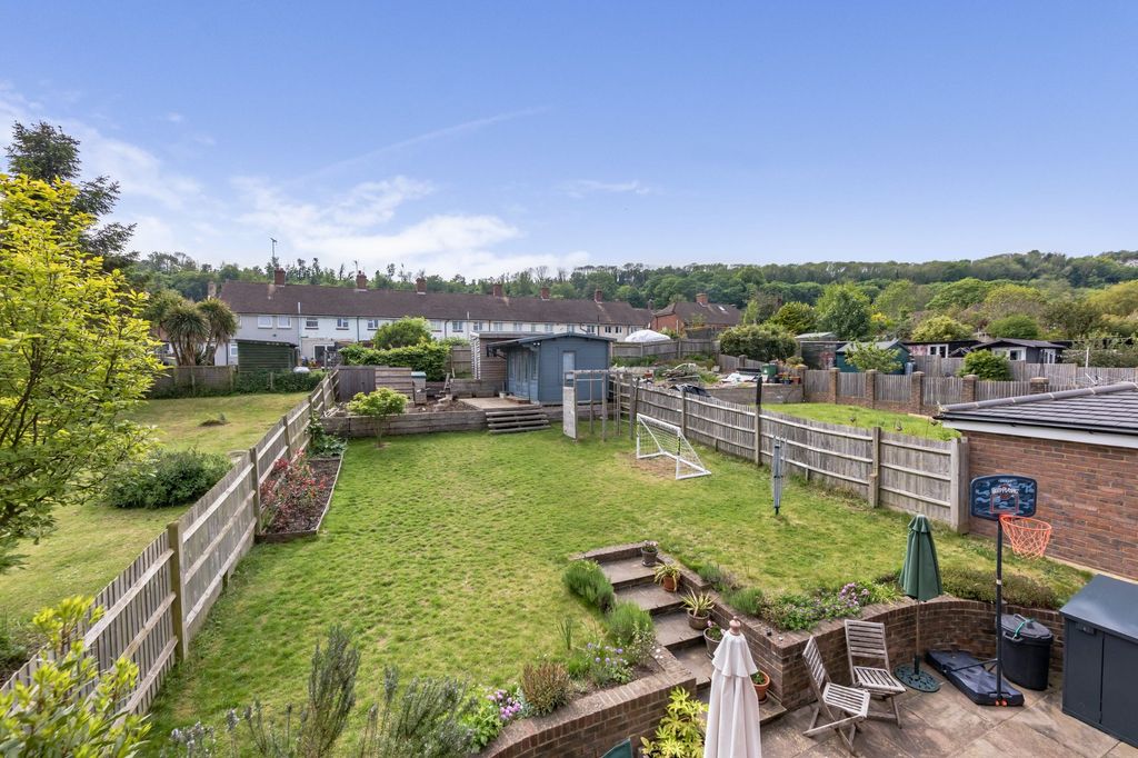 Property photo 2 of 24