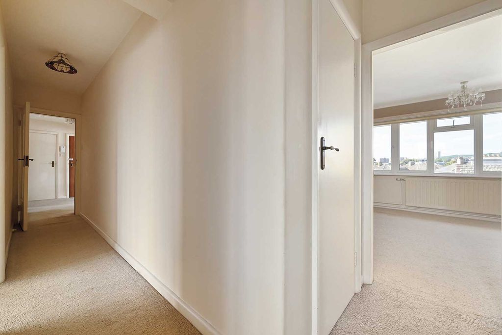 Property photo 2 of 26