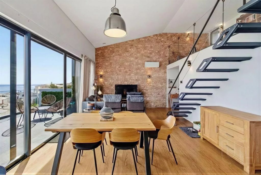 Property photo 3 of 37