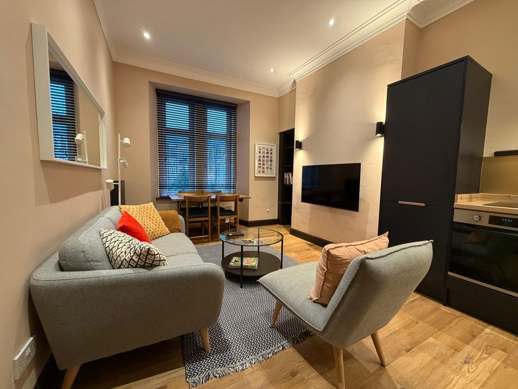 Property photo 1 of 9 L3