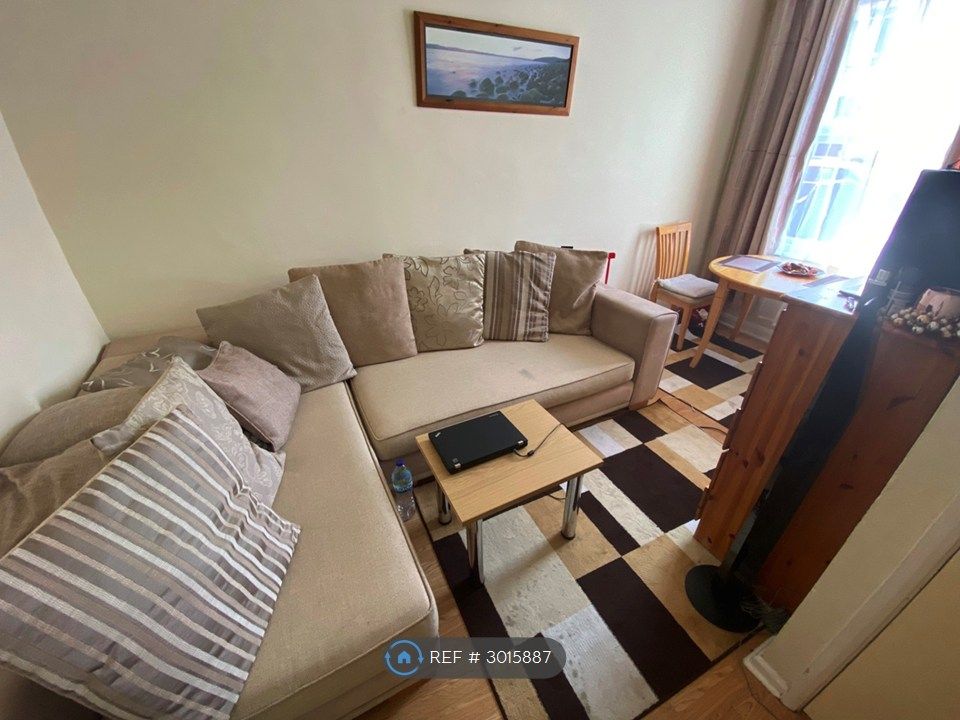 Property photo 1 of 11 Lounge