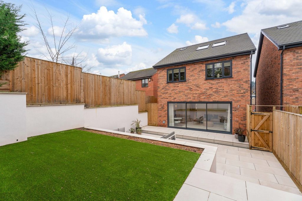 Property photo 3 of 20