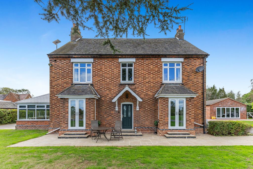 Property photo 2 of 46