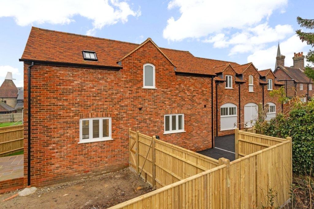 Property photo 2 of 14 External Elevation