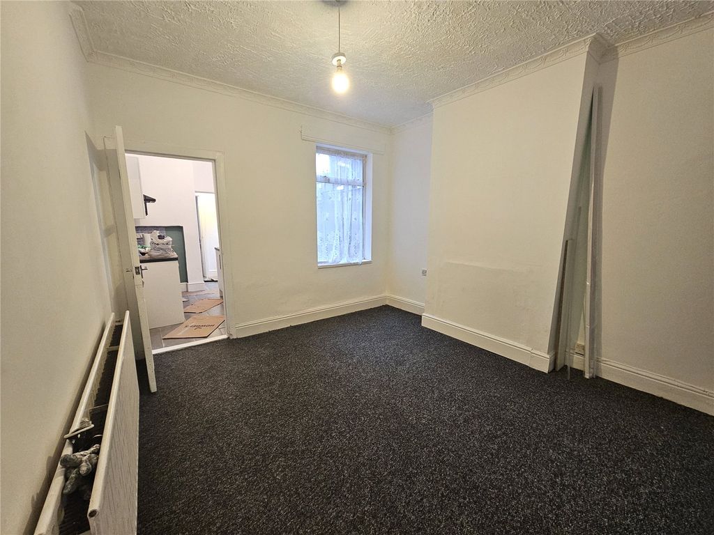 Property photo 3 of 10 Sitting Room