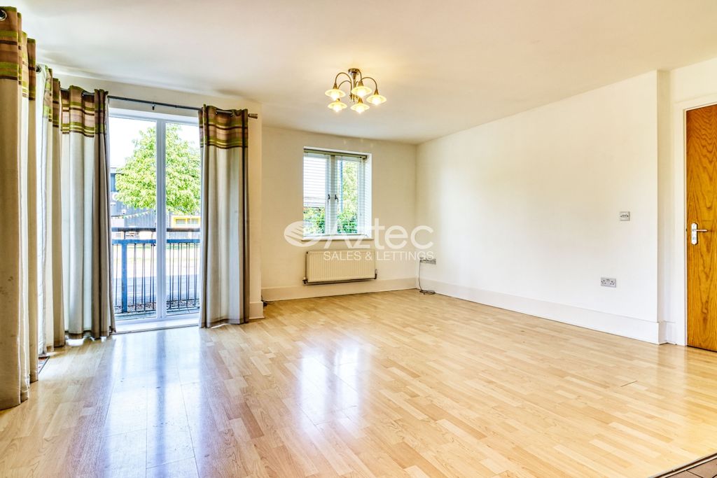 Property photo 2 of 13 Open Plan
