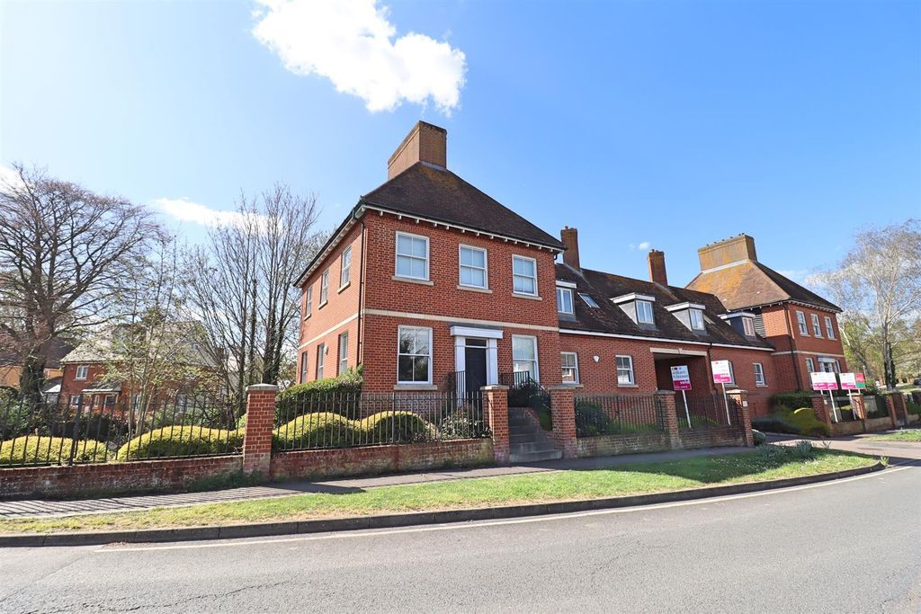 Property photo 1 of 13 Hi1U-84II0Y9Aawxfgyt8A.Jpg