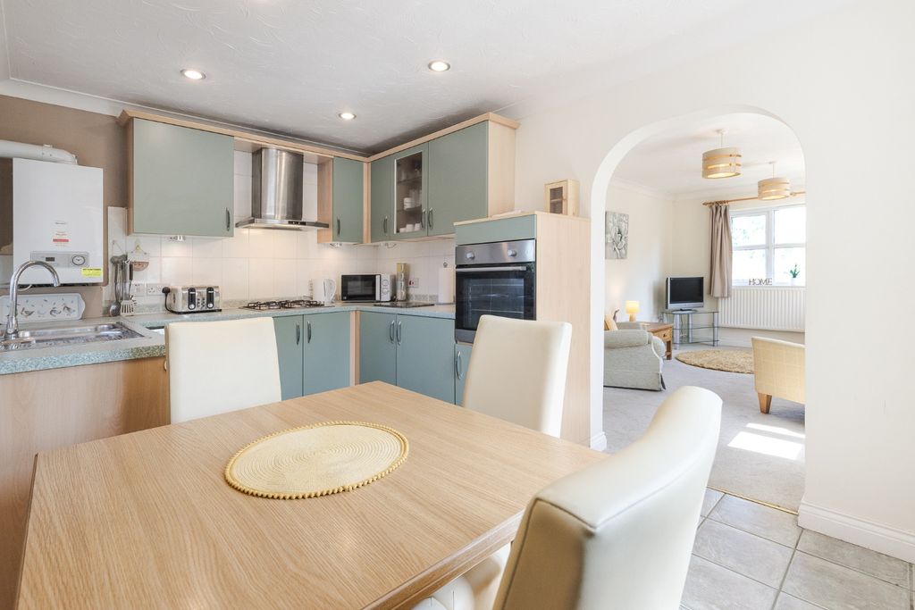 Property photo 2 of 9 4200734