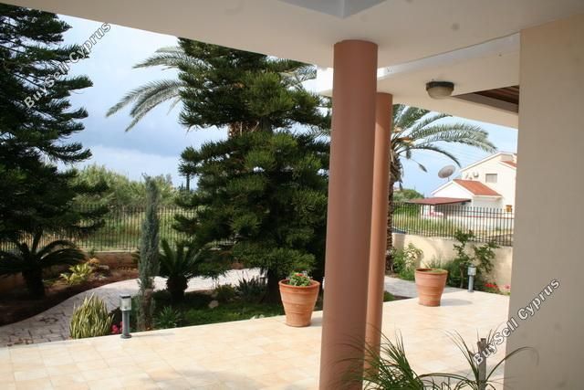 Property photo 3 of 19