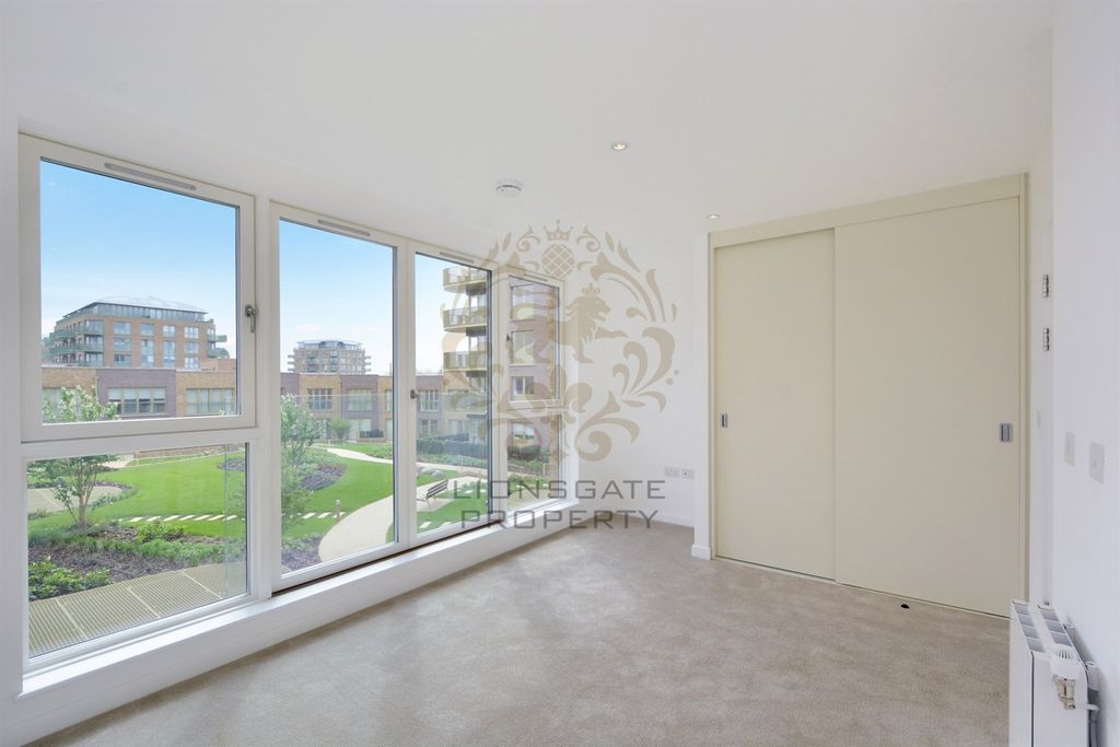 Property photo 3 of 11