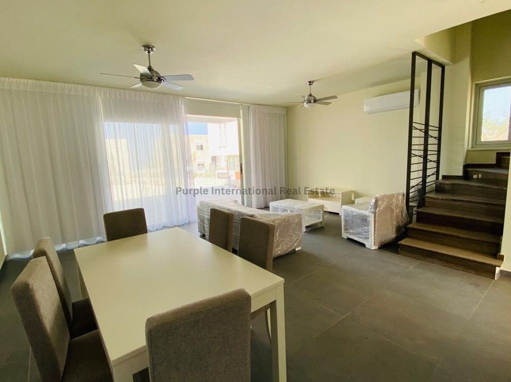 Property photo 2 of 30