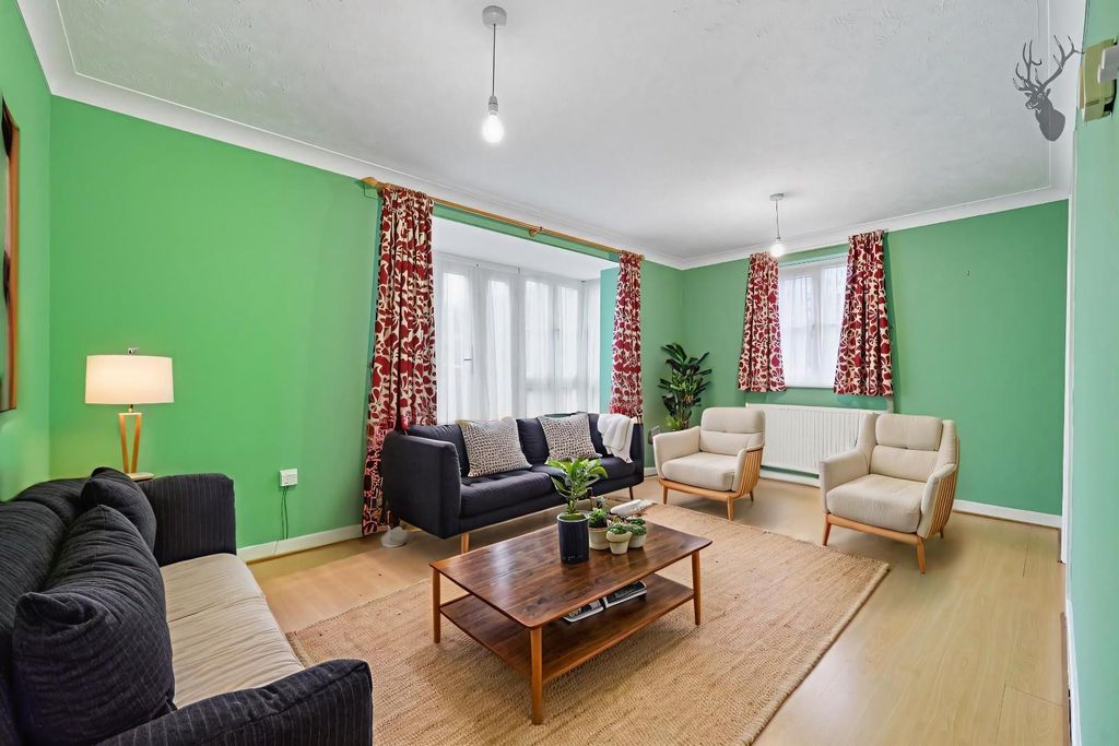 Property photo 2 of 12