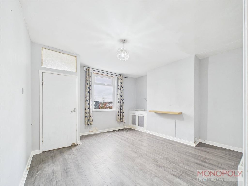 Property photo 3 of 25 Cam03815G0-Pr0391-Still005.Jpg