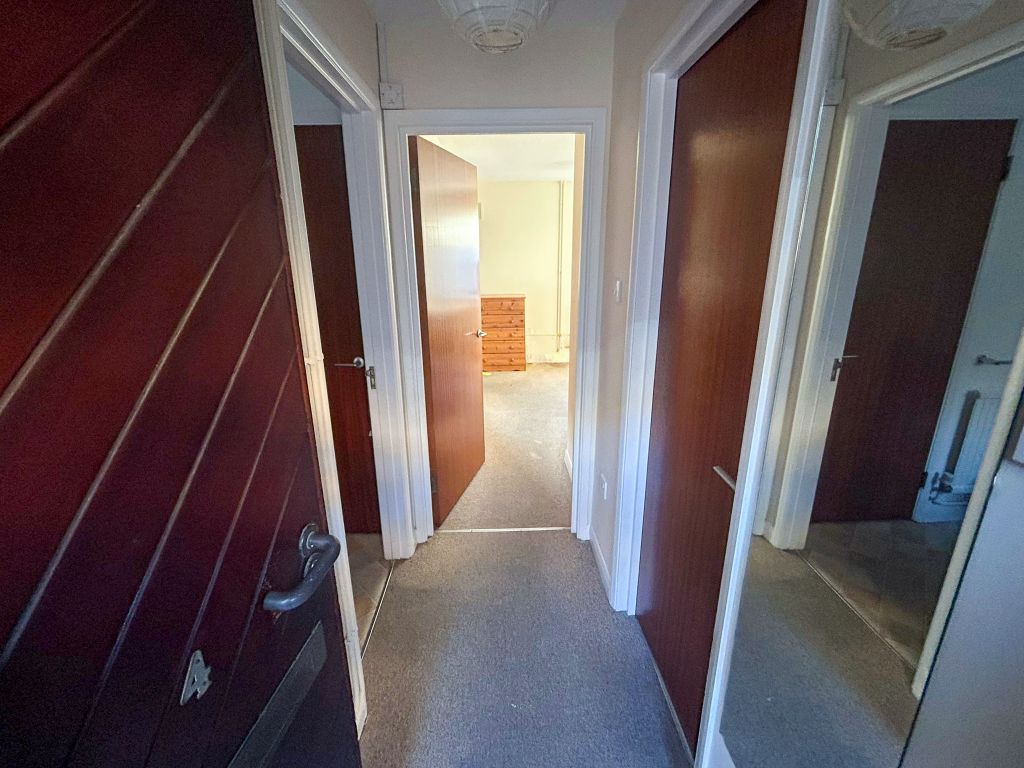 Property photo 2 of 8 Entrance