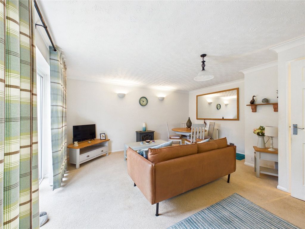 Property photo 3 of 16 Picture No. 11