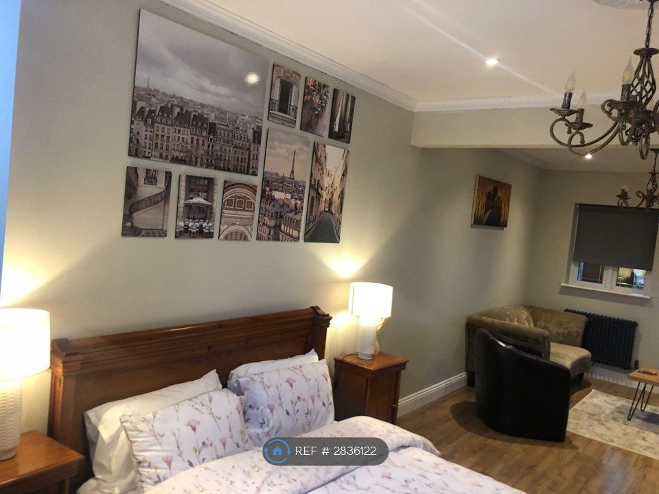 Property photo 2 of 31