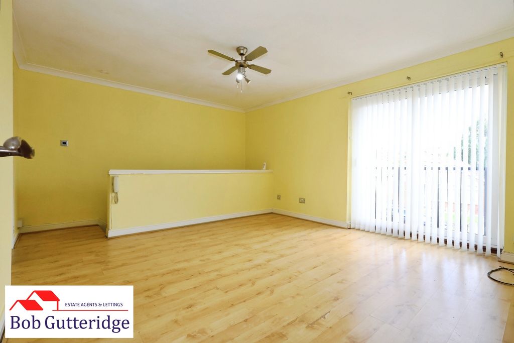 Property photo 3 of 17 Open Plan Lounge / Dining Room