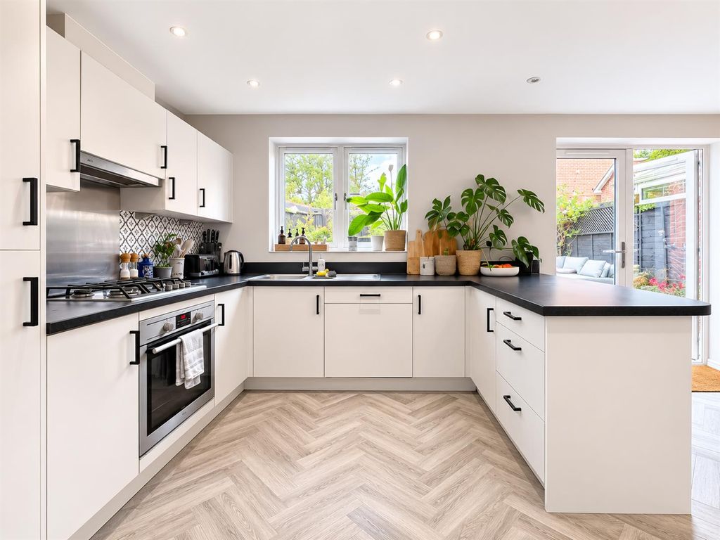 Property photo 2 of 20 Kitchen!.Png