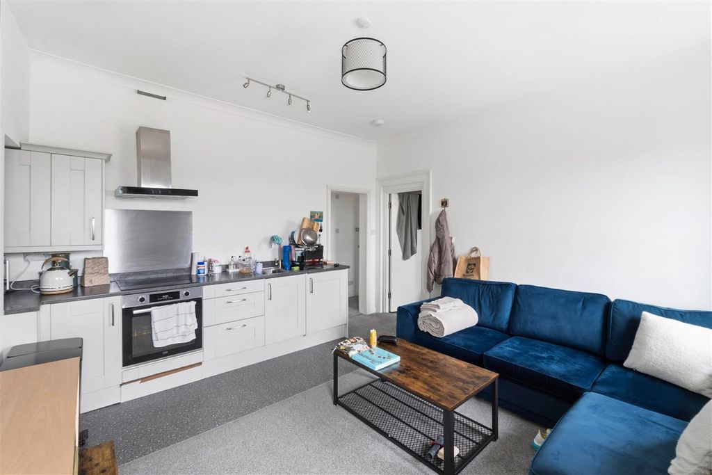 Property photo 3 of 7 04.Jpg