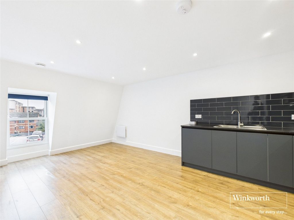 Property photo 3 of 8 Picture No. 10