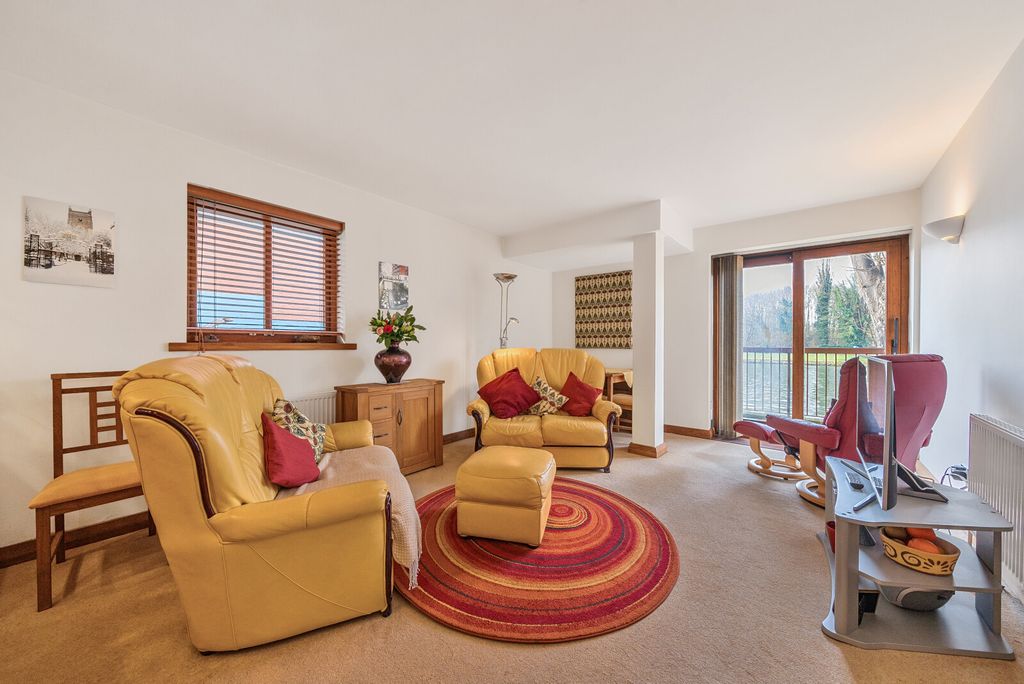 Property photo 2 of 17 Sitting Room