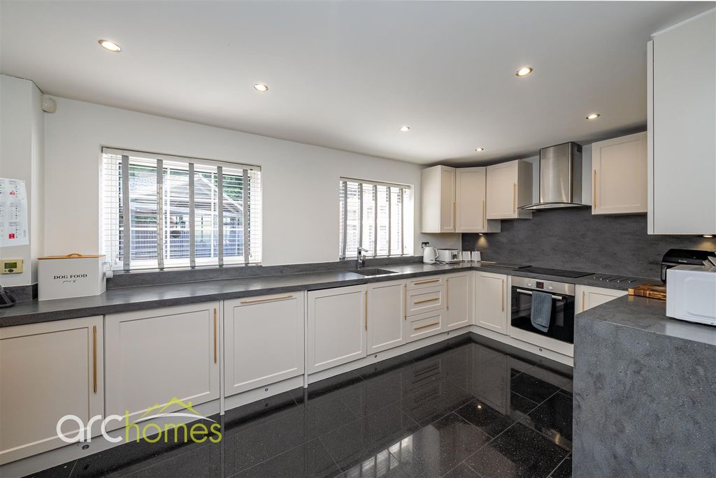 Property photo 3 of 35 Wigan-13.Jpg