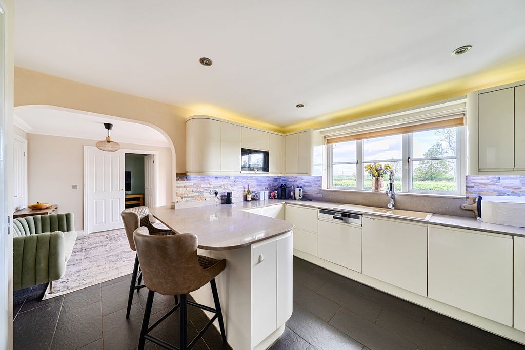 Property photo 3 of 23 152082623