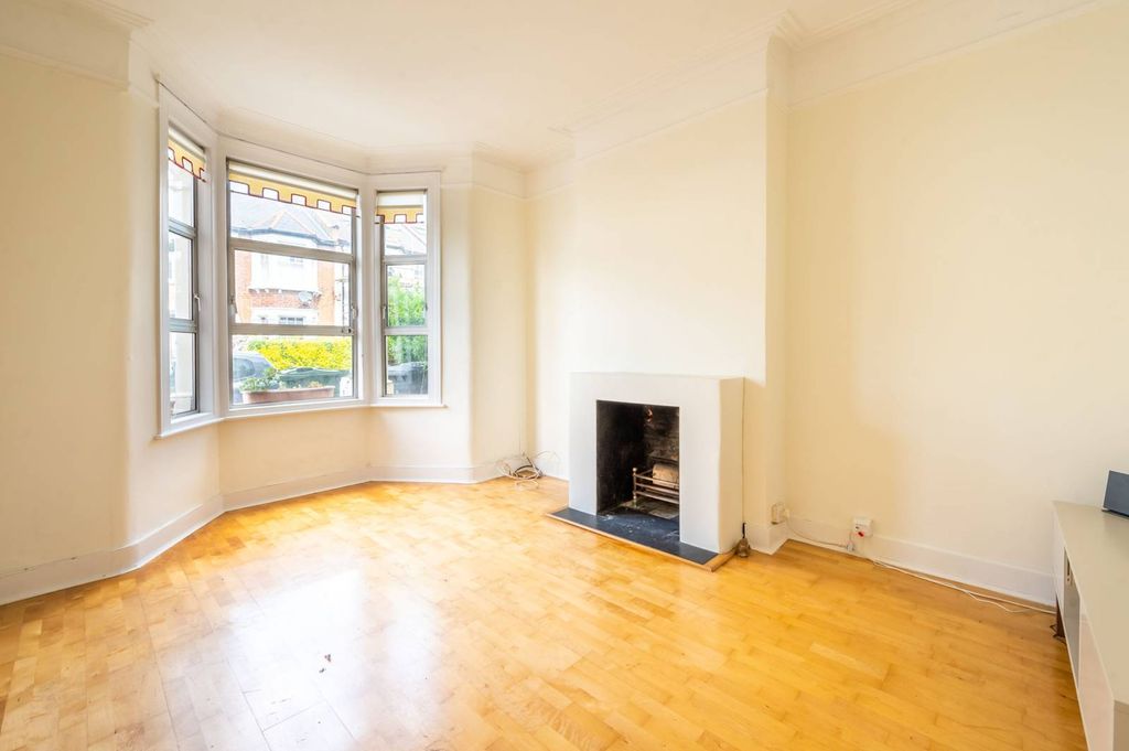 Property photo 2 of 6
