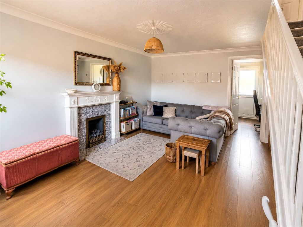Property photo 2 of 10 Picture No. 15