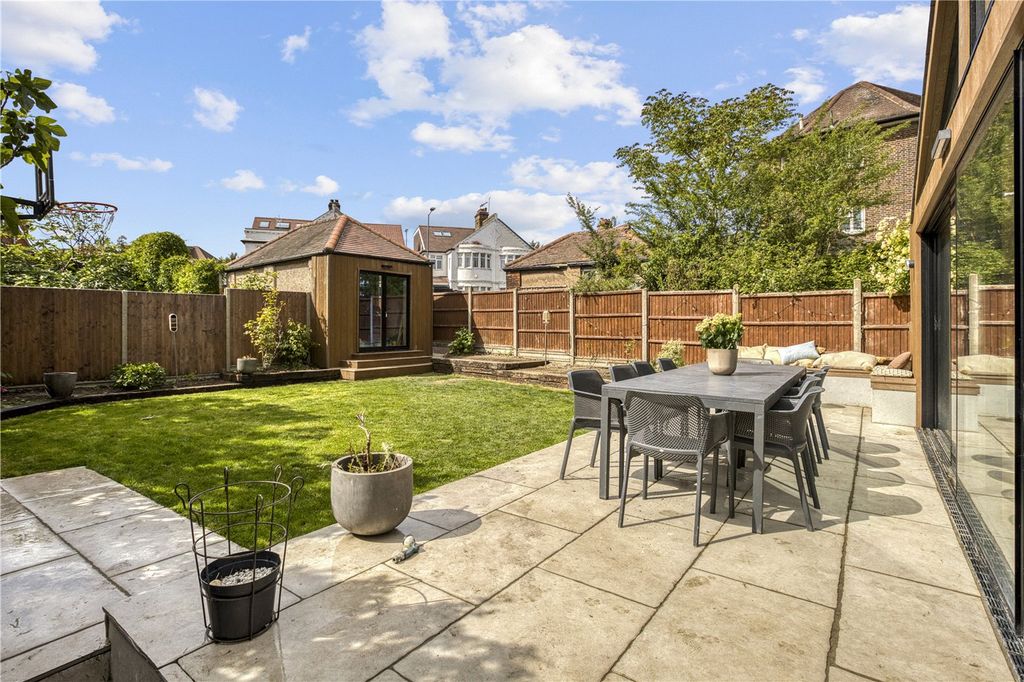 Property photo 2 of 13 Picture No. 06