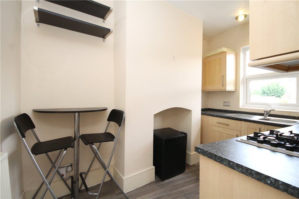 Property photo 3 of 7 Kitchen