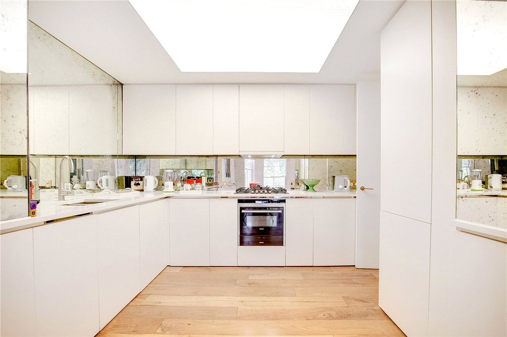 Property photo 3 of 11 Picture No. 12