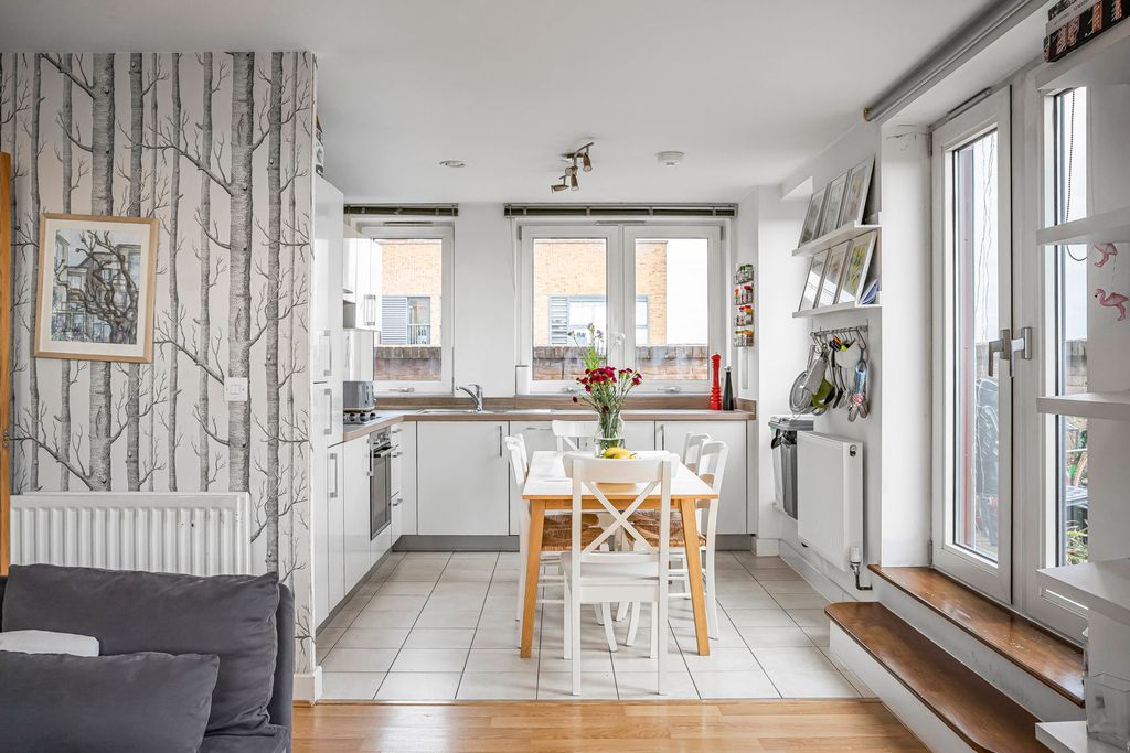 Property photo 2 of 29 Kitchen