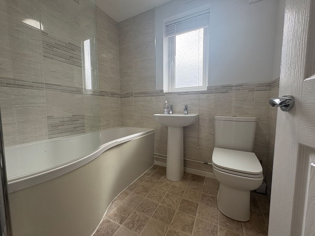 Property photo 3 of 7 Bathroom