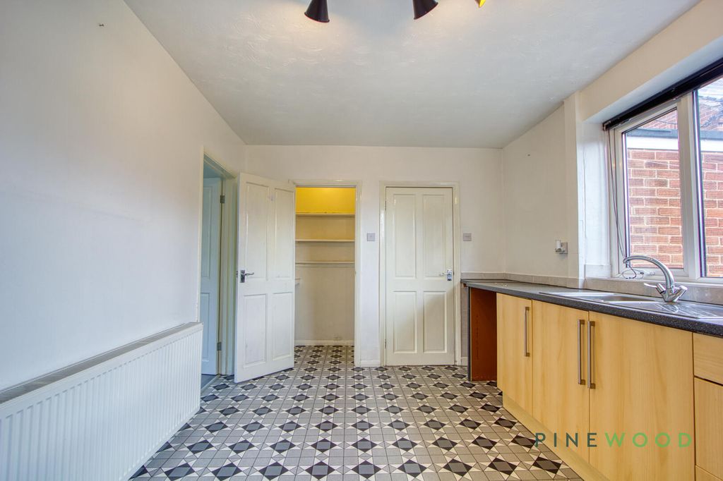 Property photo 2 of 22 Kitchen / Diner