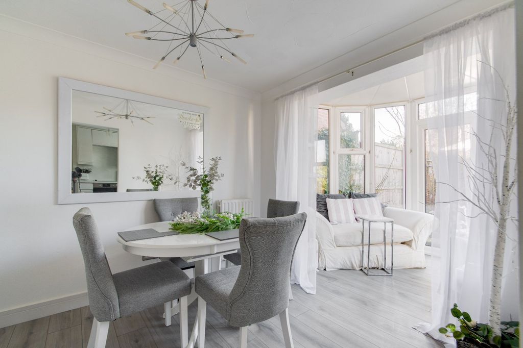 Property photo 3 of 17 Picture No. 34