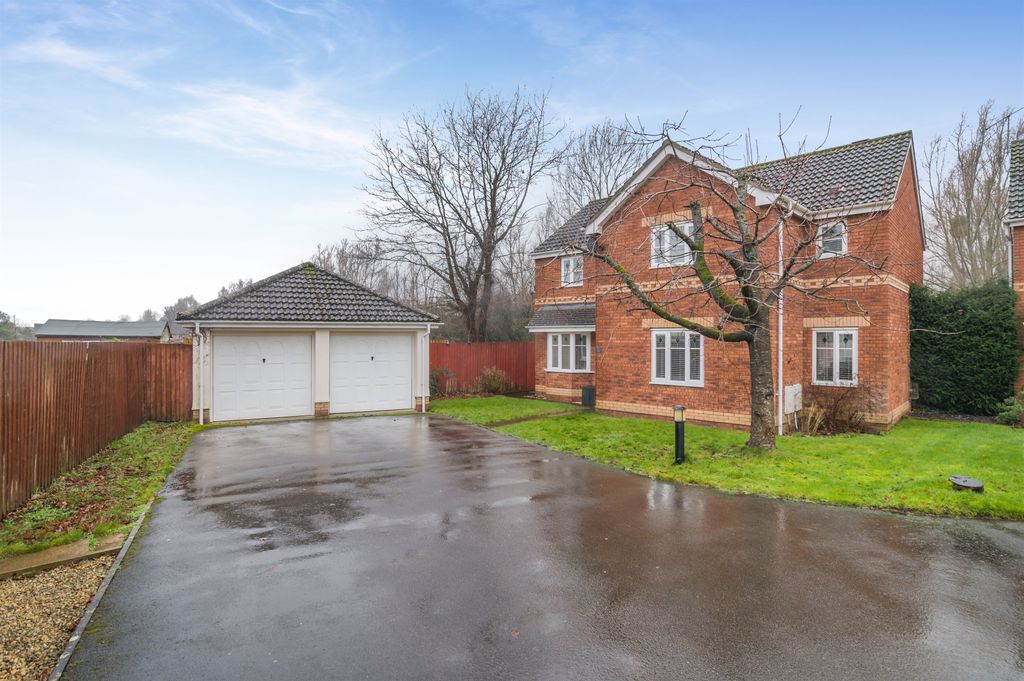 Property photo 1 of 24