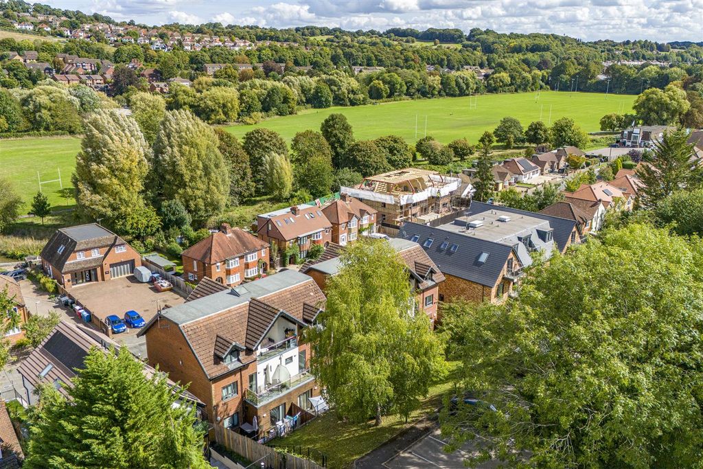 Property photo 3 of 18 Flat 10, 142, Kingsmead Road, Hp11 1Jb Drone-3.Jpg